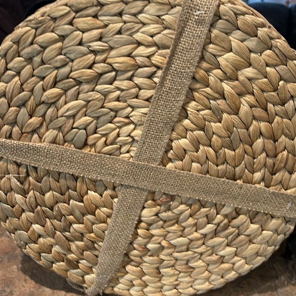 Handwoven Natural Eco Friendly Water Hyacinth Placemats. Set of four - Picture 5 of 7